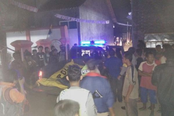 Kejam, Agus Bunuh Istri dan Ibu Kandungnya Dengan Pisau 