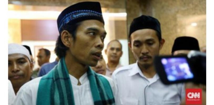 Abdul Somad Berlinang Air Mata Doakan Rizieq dari Monas