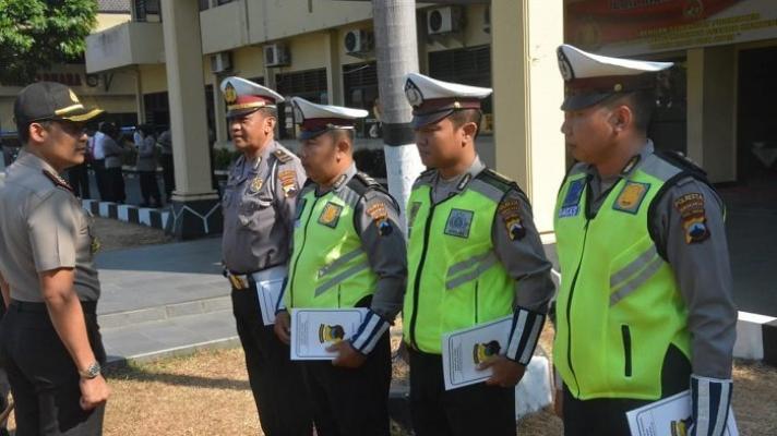 Hentikan Rombongan Presiden demi Ambulans, 4 Anggota Polisi di Kota Solo Terima Penghargaan