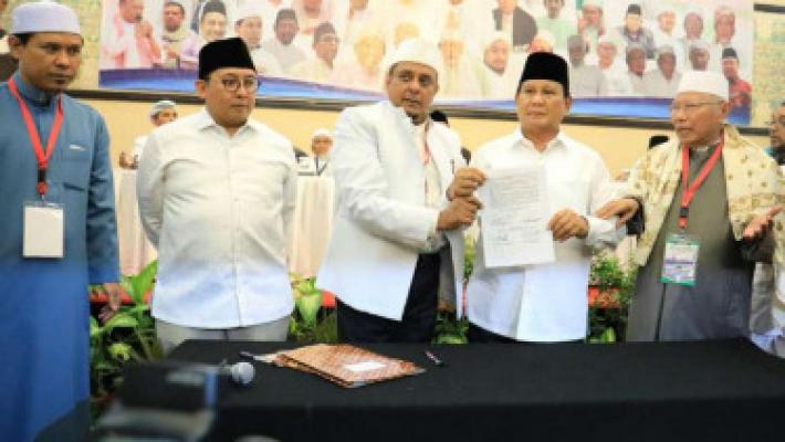 Ijtima Ulama Dukung Prabowo-Sandi, Kubu Jokowi-Ma,ruf Dinilai Panik
