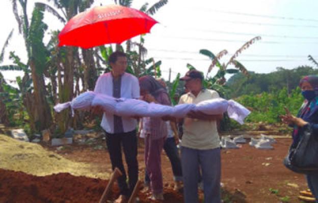 Merinding! Penggali Kubur Dihantui Orang tanpa Rupa Usai Pindahkan 200 Jenazah