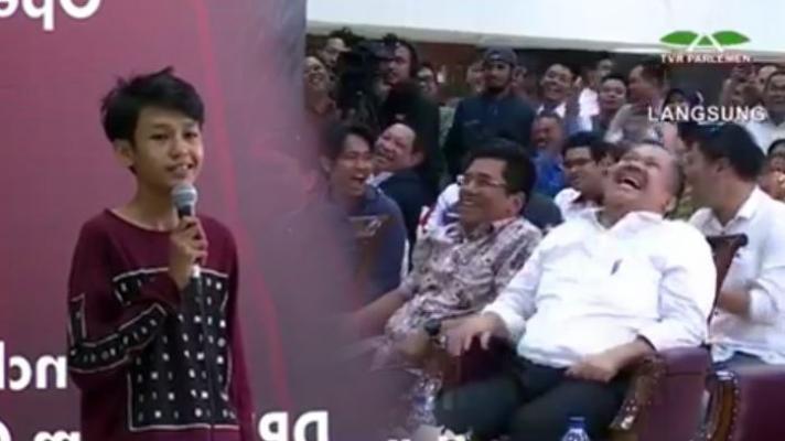 Viral Aksi Ceplas-ceplos Bocah STM Kritik DPR Diganjar Uang dan Vespa, Fahri Hamzah Ngakak Disindir!