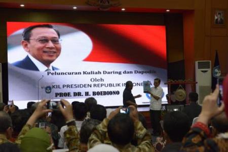 Budiono Minta Mata Kuliah Daring Diperbanyak 