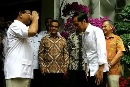  Momen Saat Prabowo Hormat dan Jokowi Membungkuk