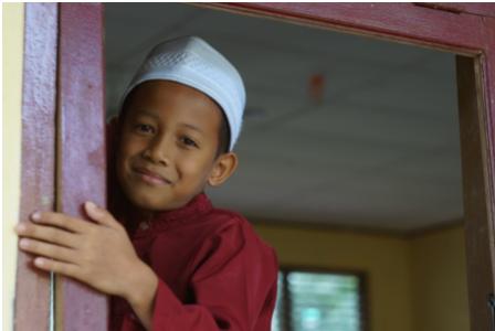 Dua Telinga dan Satu Hati untuk Mendengarkan