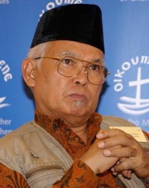 “Ompung” Dr Soritua Albert Ernst Nababan (SAE Nababan)