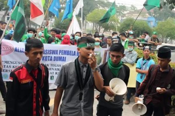   Mahasiswa Dumai Tuntut Disperindag Atasi Kelangkaan LPG 3 Kg