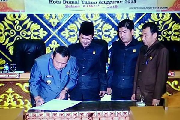 APBD-P Kota Dumai 2015 di Sahkan Rp. 1 Triliun Lebih