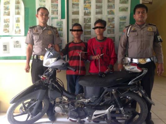 Curi Motor, Sepasang Remaja ABG Ditangkap Polisi