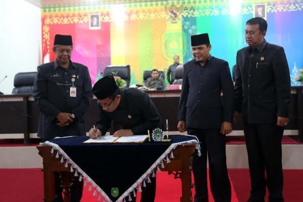 DPRD Meranti Sahkan APBD-P Tahun 2015