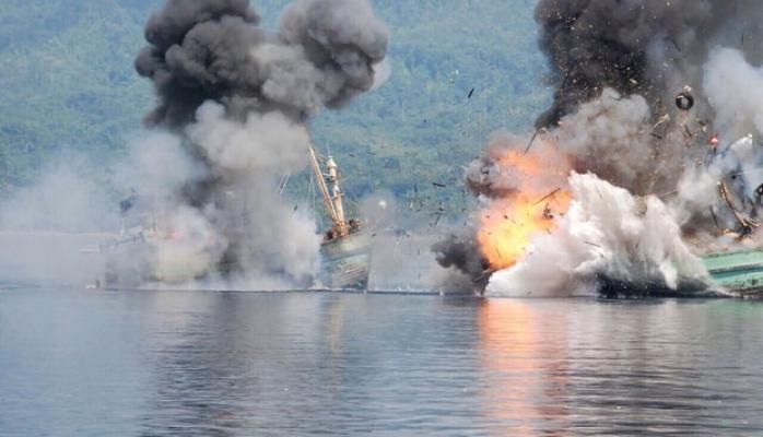 Duuuar...!!! KM Ericson GT.27 di Pulau Merbau Meledak