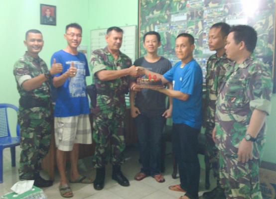HUT TNI ke 70, Masyarakat Tionghoa Beri Kado  Buat Koramil