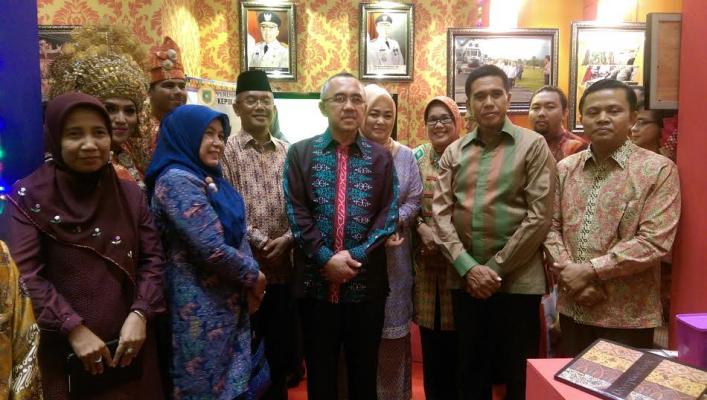 Meranti Unggulkan Olahan Sagu dan Ikan di Riau Expo 2015
