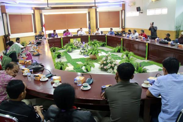 Pj Wako Temu Ramah Dengan Wartawan di Dumai