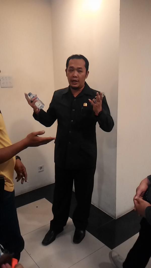 Proyek Multi Macet, Sekolah Pun Rusak dan Ambruk