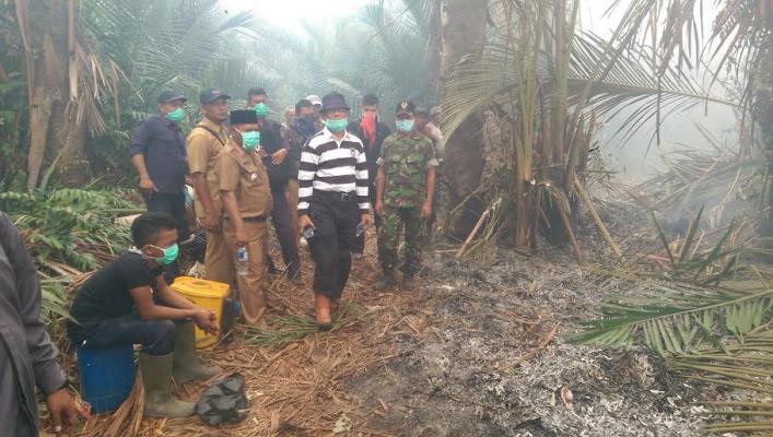 Terbakarnya 300 Ha Lahan di Bandul, Pj. Bupati Ajak Masyarakat Padamkan Api