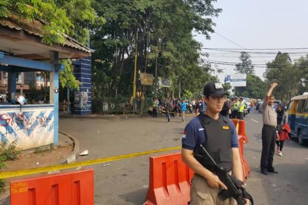 Pospol Diserang, Kapolsek Alami Luka Tusuk, Pelaku Berhasil Ditembak