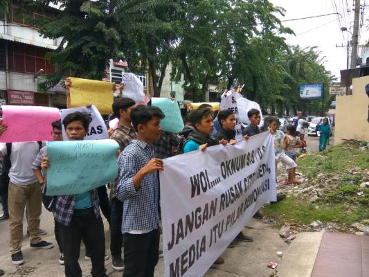 Sekelompok Massa Minta Harian Terbitan Medan Pecat Oknum Wartawan Diduga Memeras