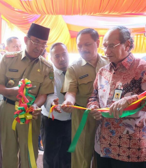 Bupati Inhil Resmikan Pemakaian Gedung Baru Bank Riau - Kepri Cabang Tembilahan