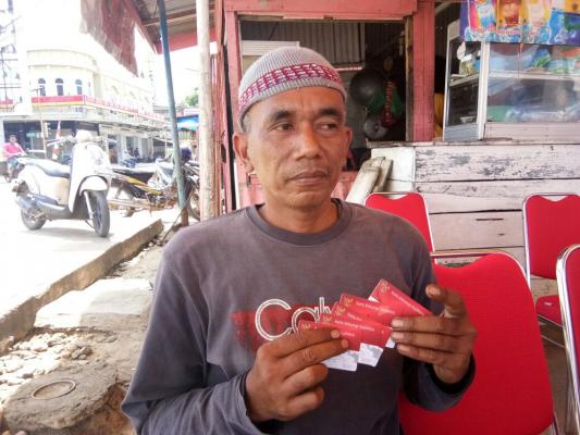 Kartu KKS Tak Bisa Digunakan, Warga Rohil Ini Sampaikan Keluhan Kepada Istri Gubernur Riau 