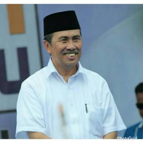 Gubernur Riau terpilih angkat bicara di halaman face books nya,soal pilihan dukungan terhadap salah satu Capres RI
