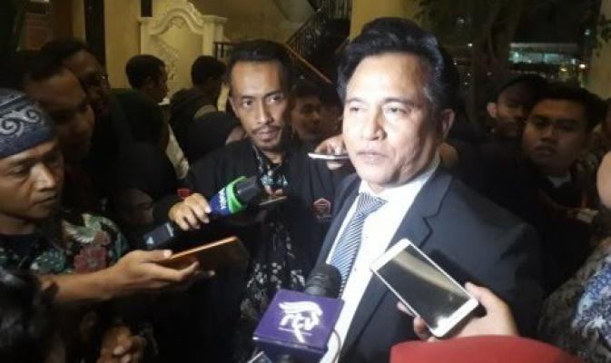 Yusril Sarankan untuk Jokowi Soal Kasus Pembakaran Bendera