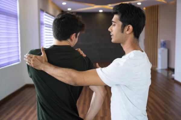 Memutar Punggung hingga Berbunyi Berbahaya, Ini Penjelasannya.. 