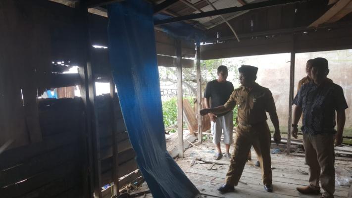 Pembangunan Turab Di Parit 6, Warga Sekitar Lakukan Pembongkaran Rumah