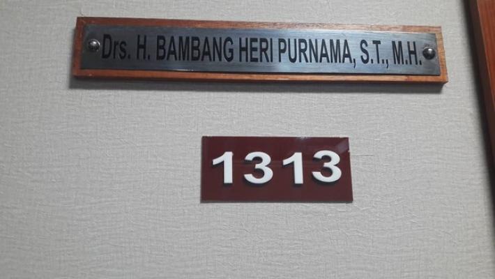 Penembakan di DPR, Peluru Tembus Jilbab Staf F-Golkar