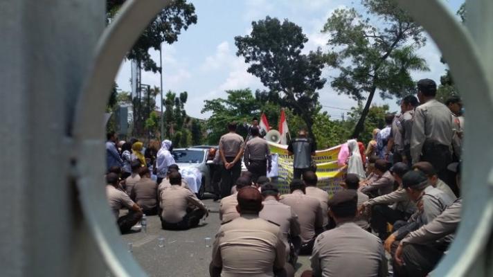 Plt Gubernur Riau: Jangan sampai pegawai Honorer di rumahkan,sama saja menghilangkan mata pencarian mereka.