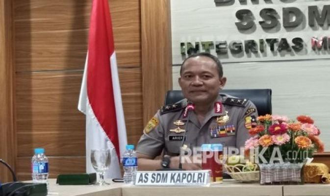 Polisi: Uus Pembawa Bendera Terancam Penjara 3 Minggu