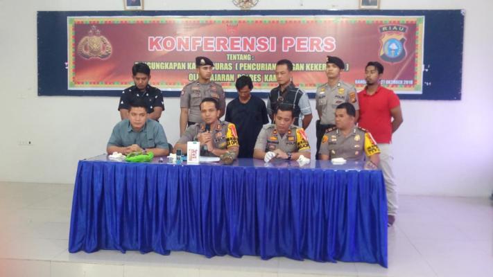 Polres Kampar Gelar Konferensi Pers Terkait Kasus Curas di Desa Karya Indah