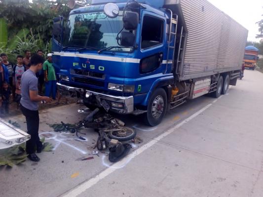 Sepeda Motor VS Tronton di Kemuning, Atan Sugianto Tewas Saat di Evakuasi ke Puskesmas