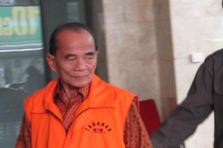Rekonstruksi Suap Annas Maamun di Riau