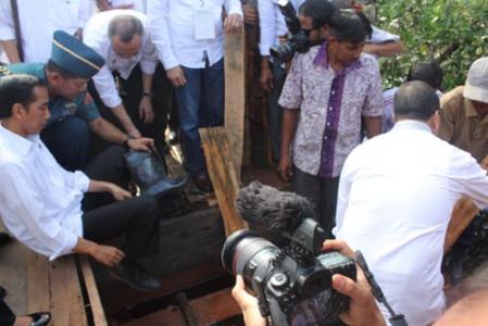 Jokowi: Seluruh Lokasi Kita Kanalkan Saja