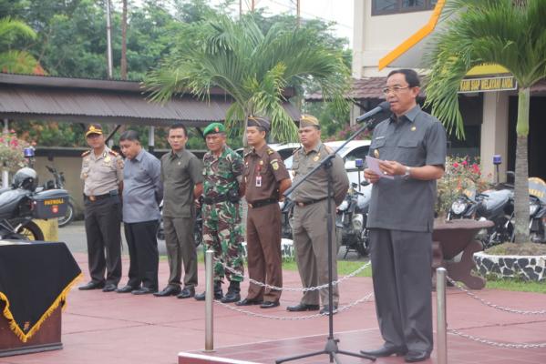 Bupati Inhil Pimpin Upacara Kesiapan Pilkades
