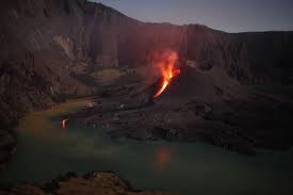 Masyarakat di sekitar Rinjani dan pengunjung wisatawan tidak diperbolehkan beraktivitas
