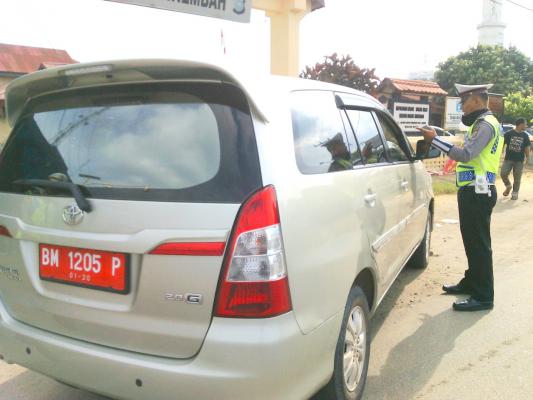 Mobil Dinas Kesehatan Rohil Kena Razia Polisi