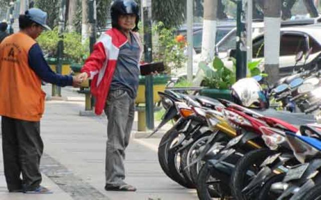 Perlu Dicatat, Tidak di Semua Ruas Jalan Tarif Parkir Naik, Ini Rinciannya!