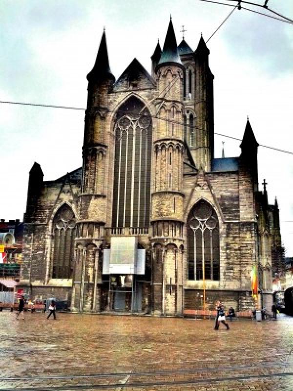 Stres, Pendeta Banting Patung Yesus