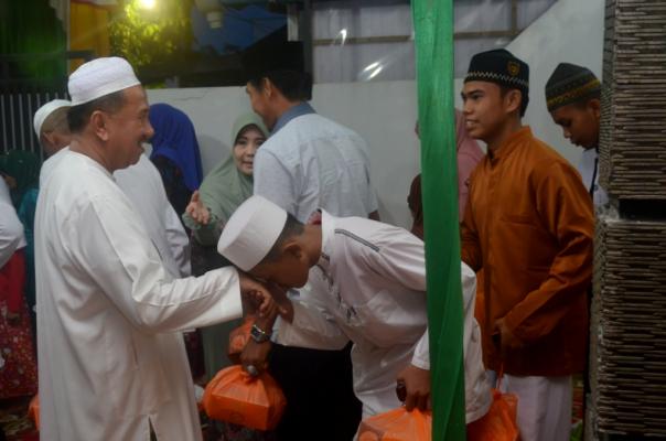  Rosman Malomo Gelar Buka Bersama