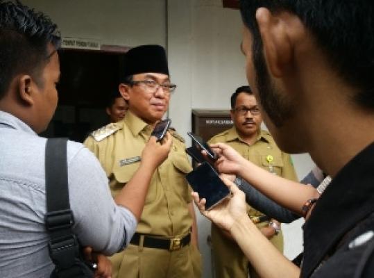 Bupati Inhil HM Wardan Pinta Petugas Disdukcapil Lebih Pro Aktif