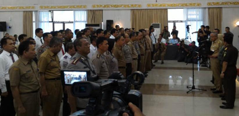 Gubernur Riau Kukuhkan Tim Saber Pungli, Siap Lakukan Operasi Tangkap Tangan  