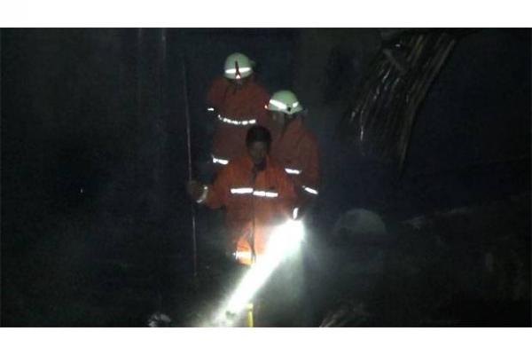 Pabrik Kerupuk Sanjai di Bukittinggi Terbakar  