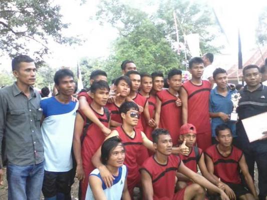 Pacu Sampan Danau Bokuok Kampar, Ini Data Para Pemenang yang Menyabet Piala Gubernur Riau
