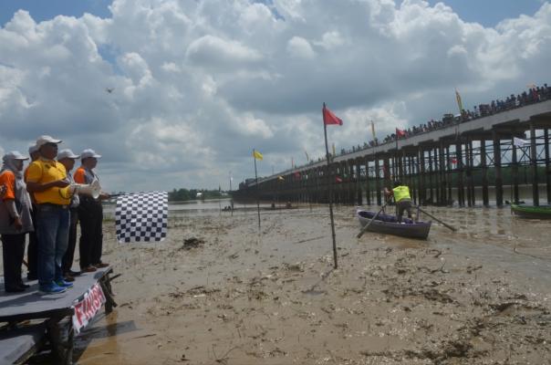 Rudiansyah Buka Pacu Sampan Leper