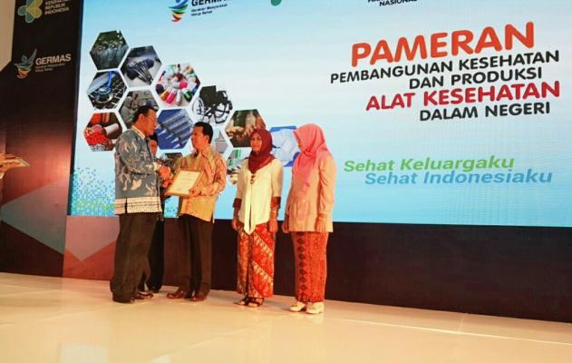 Bupati HM Wardan Terima Penghargaan Dari Kementrian Kesehatan RI
