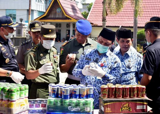 Penyelundupan Barang Ilegal Merajalela Masuk ke Inhil, KPPBC Tembilahan Musnahkan Hasil Tangkapan Senilai Rp 3,4 M