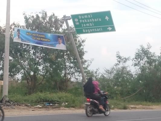 Waduh..!!!, Rambu Arah di Rohil Ini Menunjukkan Arah Ke Langit?
