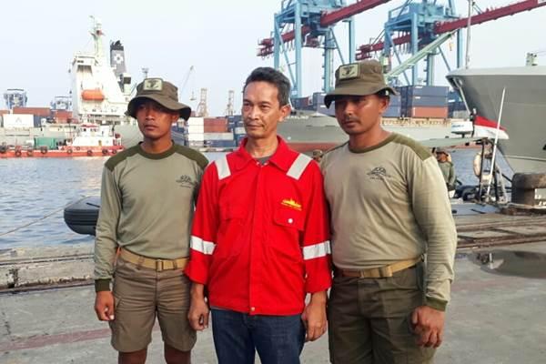 Ini Kisah Dua Anggota Marinir yang Temukan Black Box,menyelam 35 menit dalam air